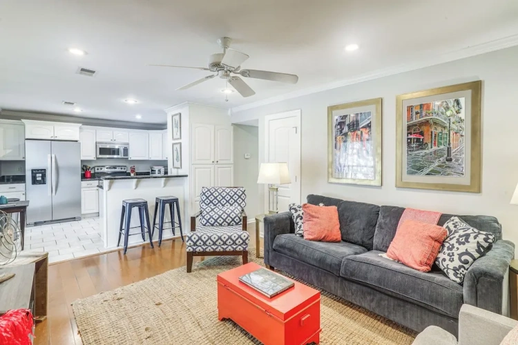 2 Bedrooms Apartment