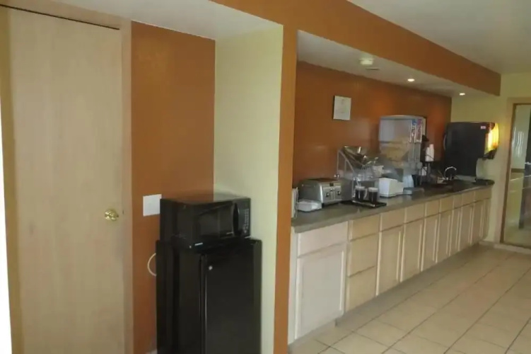 Western Inn & Suites