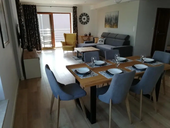 3 Bedrooms Apartment