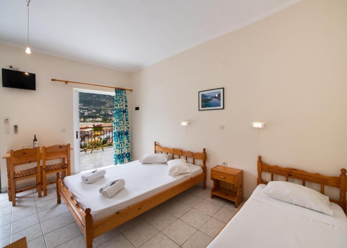Studio with balcony and with sea view