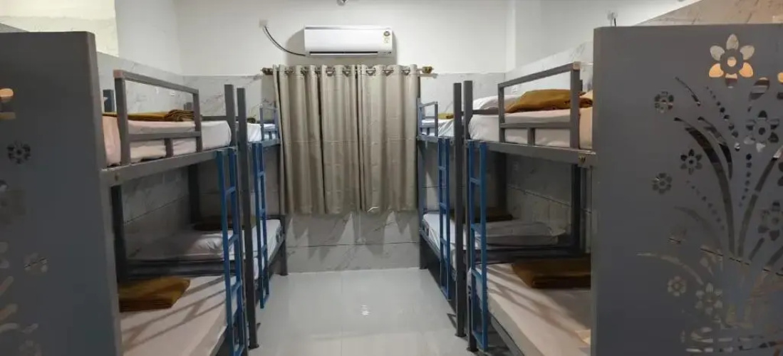 V R S Deluxe Dormitory