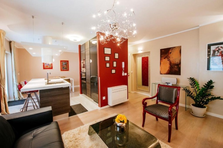 Deluxe Apartment