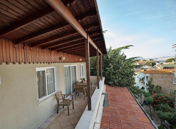 Apartment with balcony
