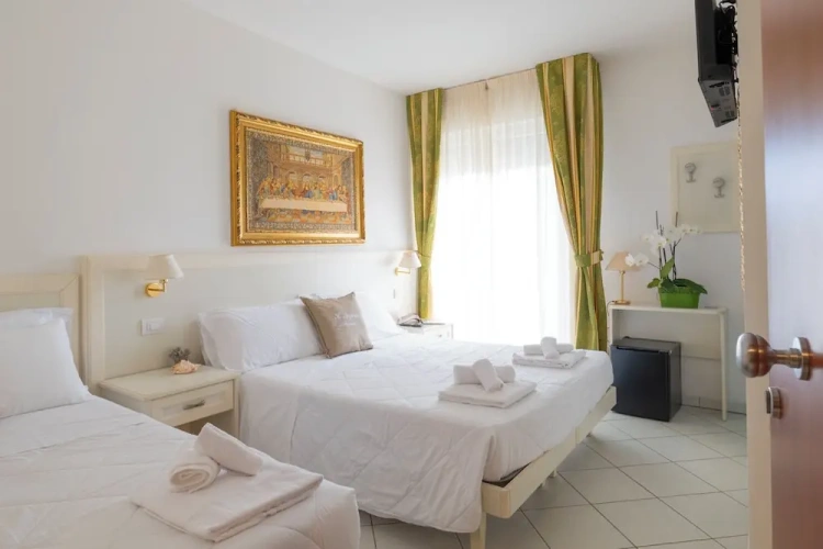 Superior Quadruple room with balcony