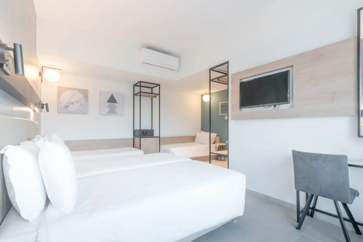 Standard Quadruple room