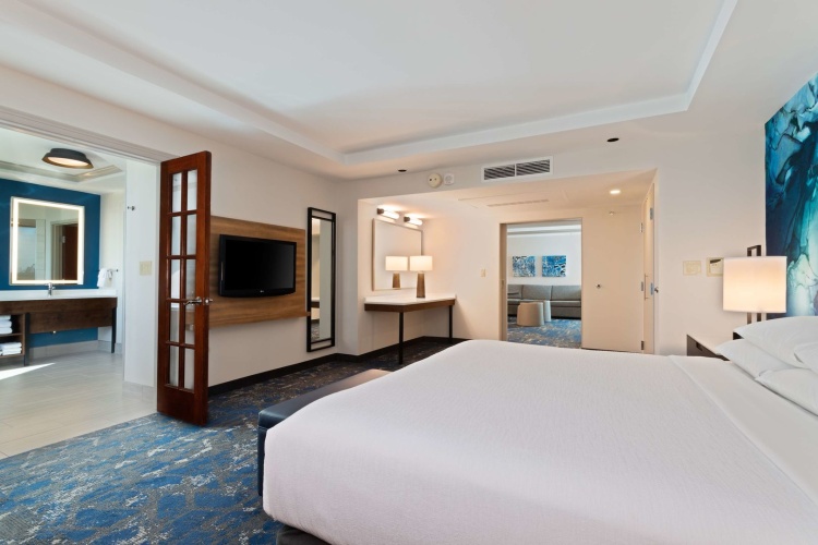 Embassy Suites by Hilton Tampa USF Near Busch Gardens photo 8