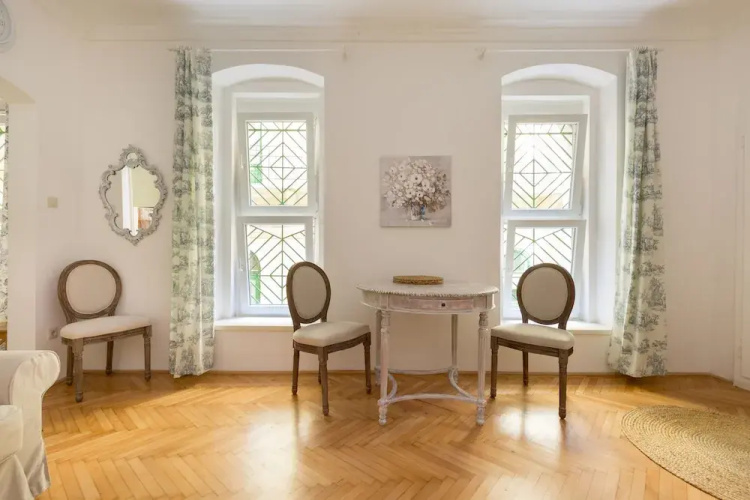 Vintage Style Apartment
