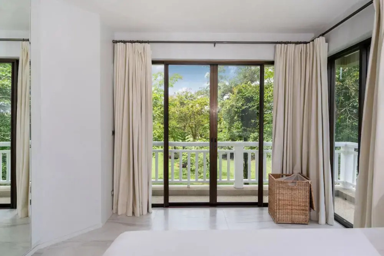 Laguna 2BR Apartment 2223 in Allamanda 2