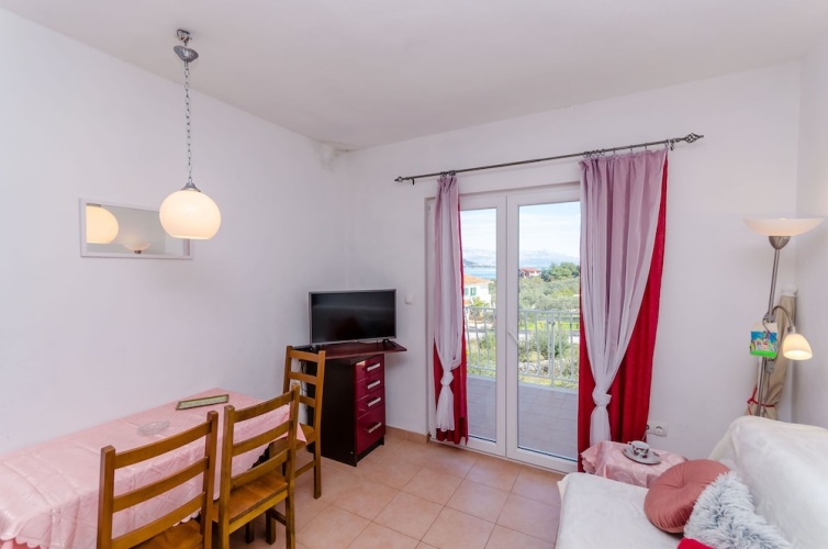 Apartment with balcony