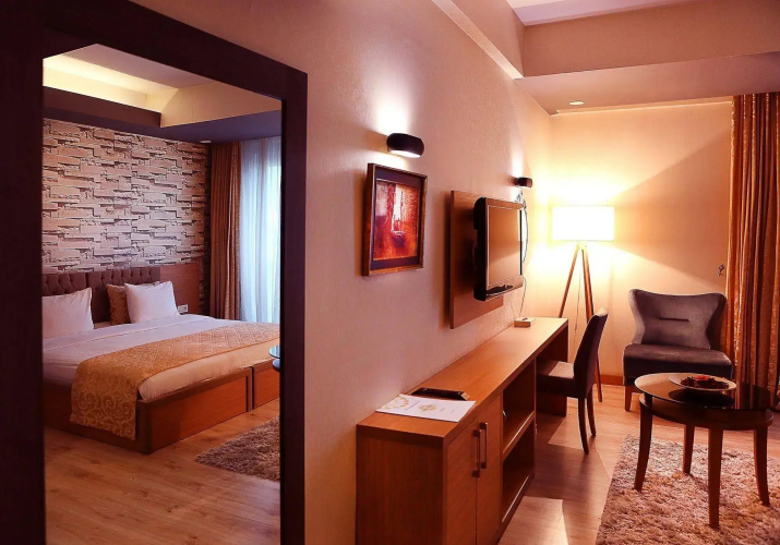 Paris Park Hotel