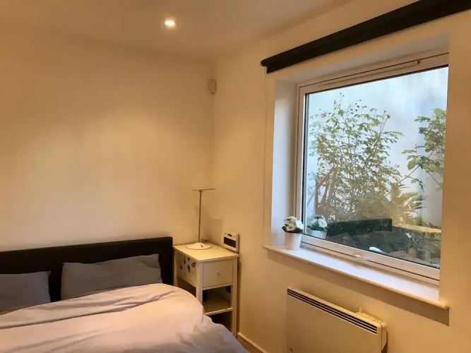 Spacious Flat With Private Patio Right by Kings X Station