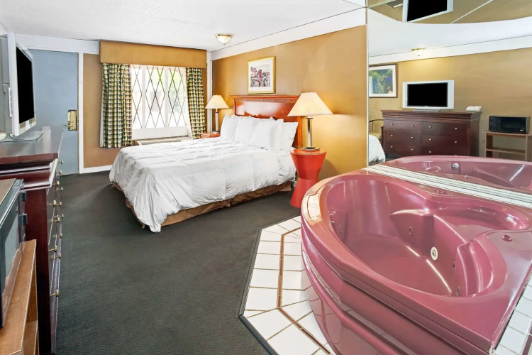 Exceed Inn