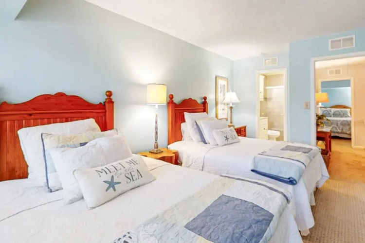 Dog-friendly Oceanfront Getaway With Shared Pool & Central AC
