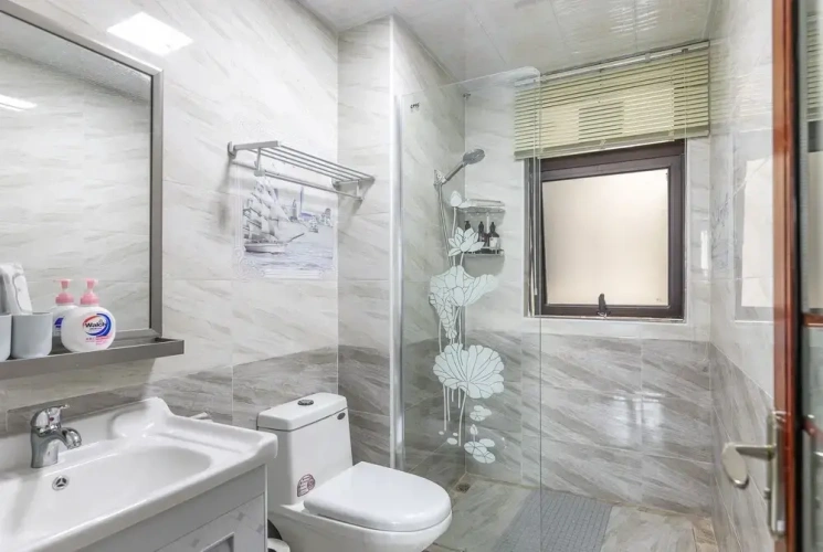 3 Bedrooms Apartment