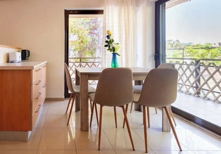 Phaedrus Living Moschato City Flat