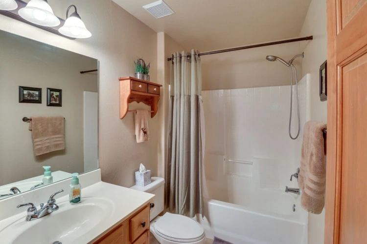 3 Bedrooms Cottage