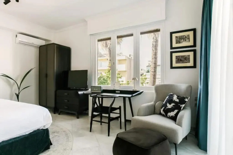 Acropolis Veranda Residence