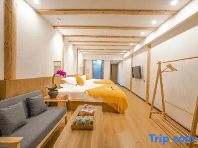 Standard Twin room with balcony