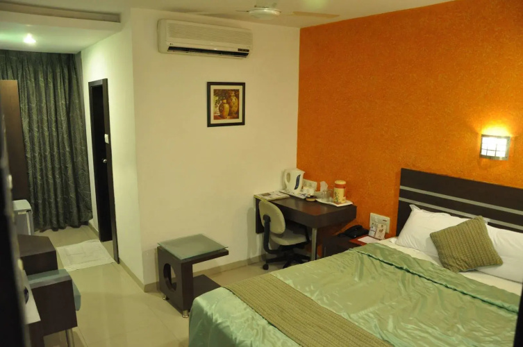 Click Hotel Yuvraj