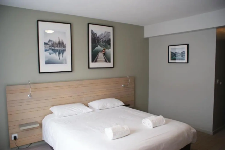 Standard Quadruple room with lake view