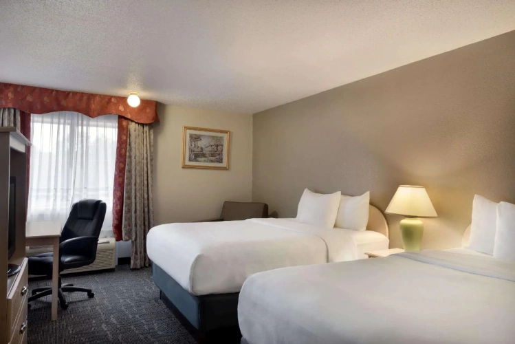 Classic Quadruple room