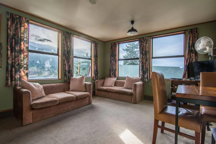Lake Hawea Hostel