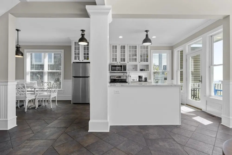 Shearwater 4 Bedroom Home by RedAwning