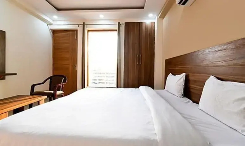 Hotel Holy House