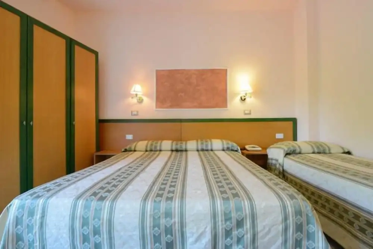 Standard Triple room with balcony