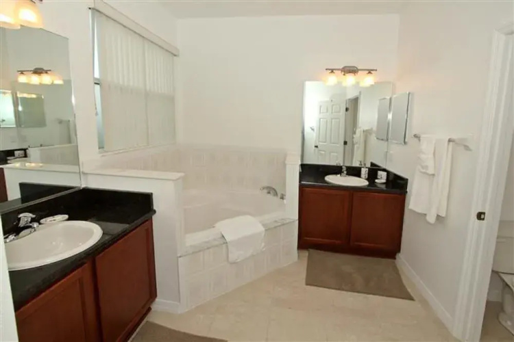 Crystal Cove 4724