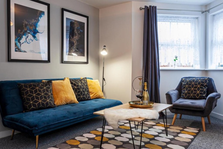 2 Bedrooms Apartment