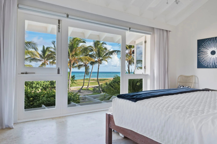 5BR Oceanfront Golf Estate w Pool Private Chef