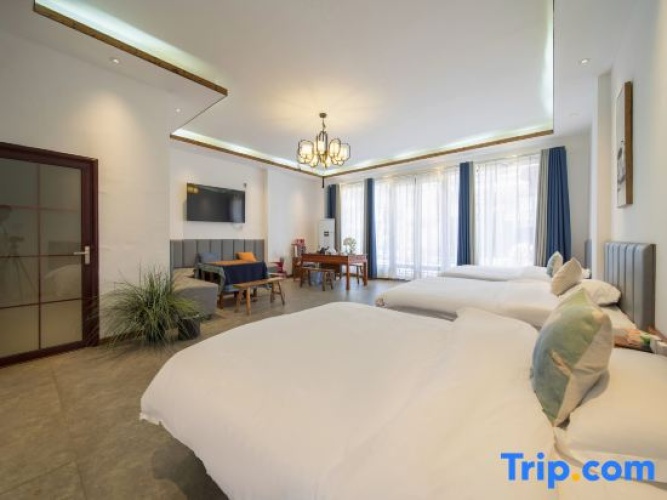 Triple Suite