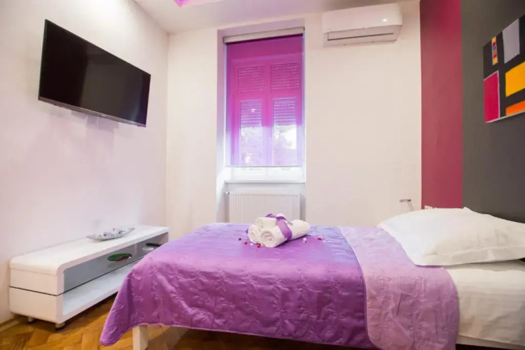 Apartment Center Four stars