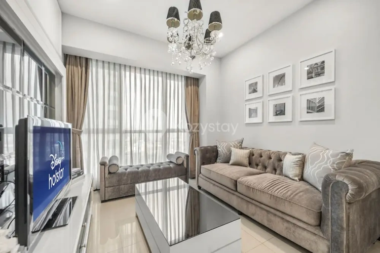 3 Bedrooms Apartment