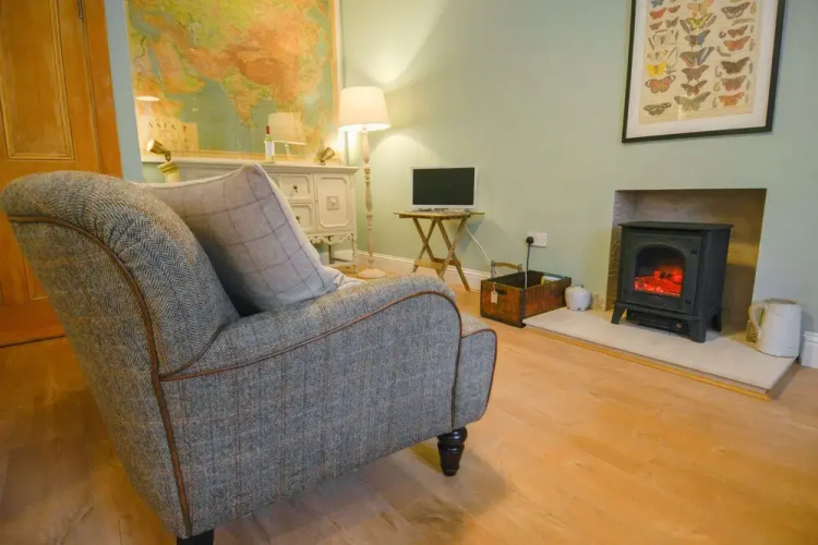 398 Avondale Place Apartment