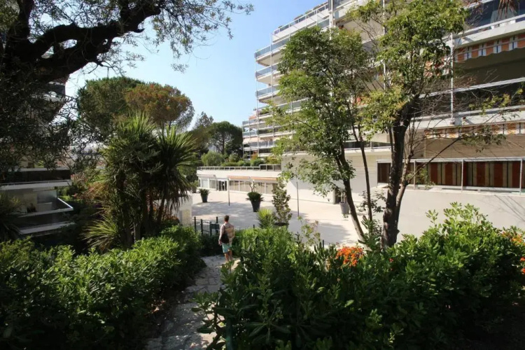 Le Corinthe studio apartment