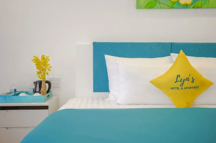Lyn's Hotel & Apartment