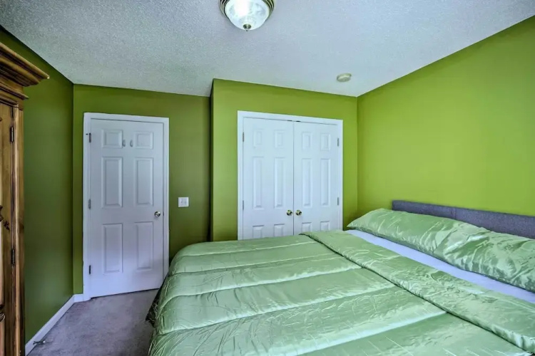 Spacious Acworth Home w/ Deck ~ 1 Mi to Lake