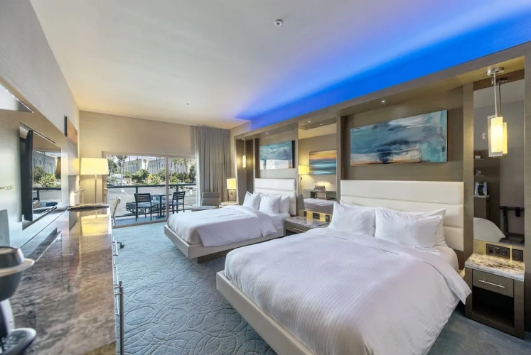 Deluxe Quadruple room with balcony