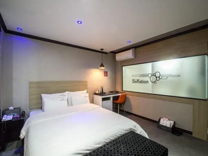 The Zenith Hotel