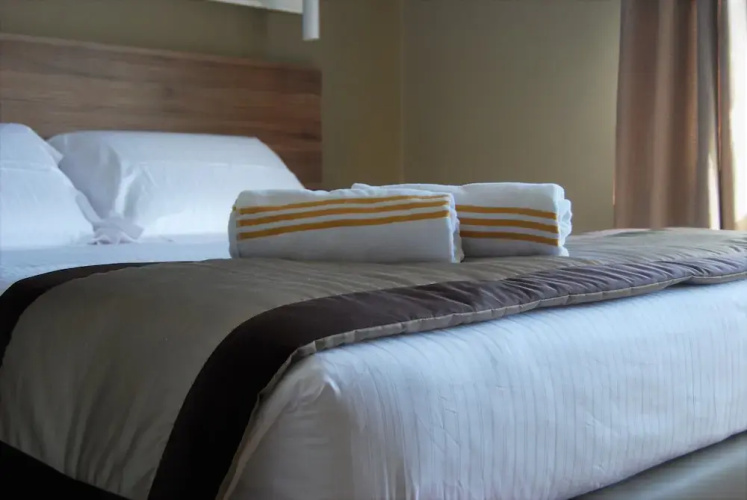 7th Floor Suite