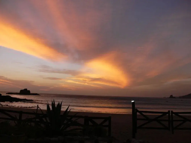 Marsella Beachfront B&B
