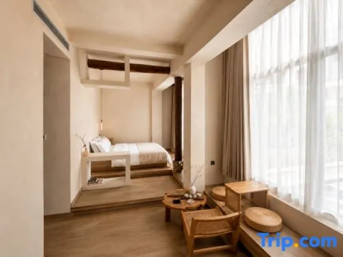 Deluxe Double room with courtyard view