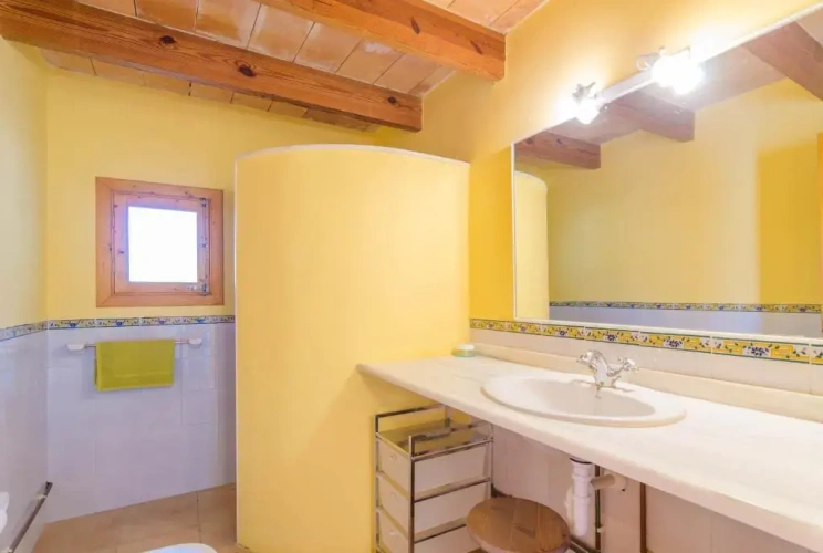 2 Bedrooms Villa