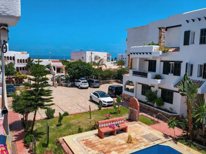 2 Bedrooms Apartment