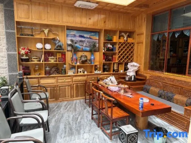 Paradise | Manju Fuyou · Log Warm House (Dukezong Ancient City Branch)