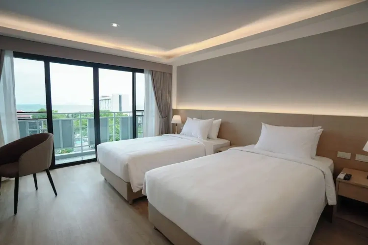 Deluxe Twin room with balcony and with ocean view