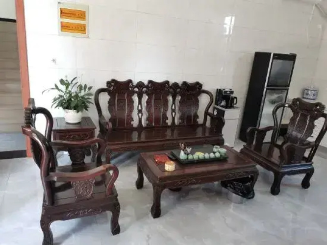 Huangjiaxiaoyuan B & B