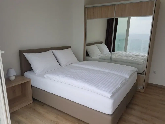 Apartment with sea view